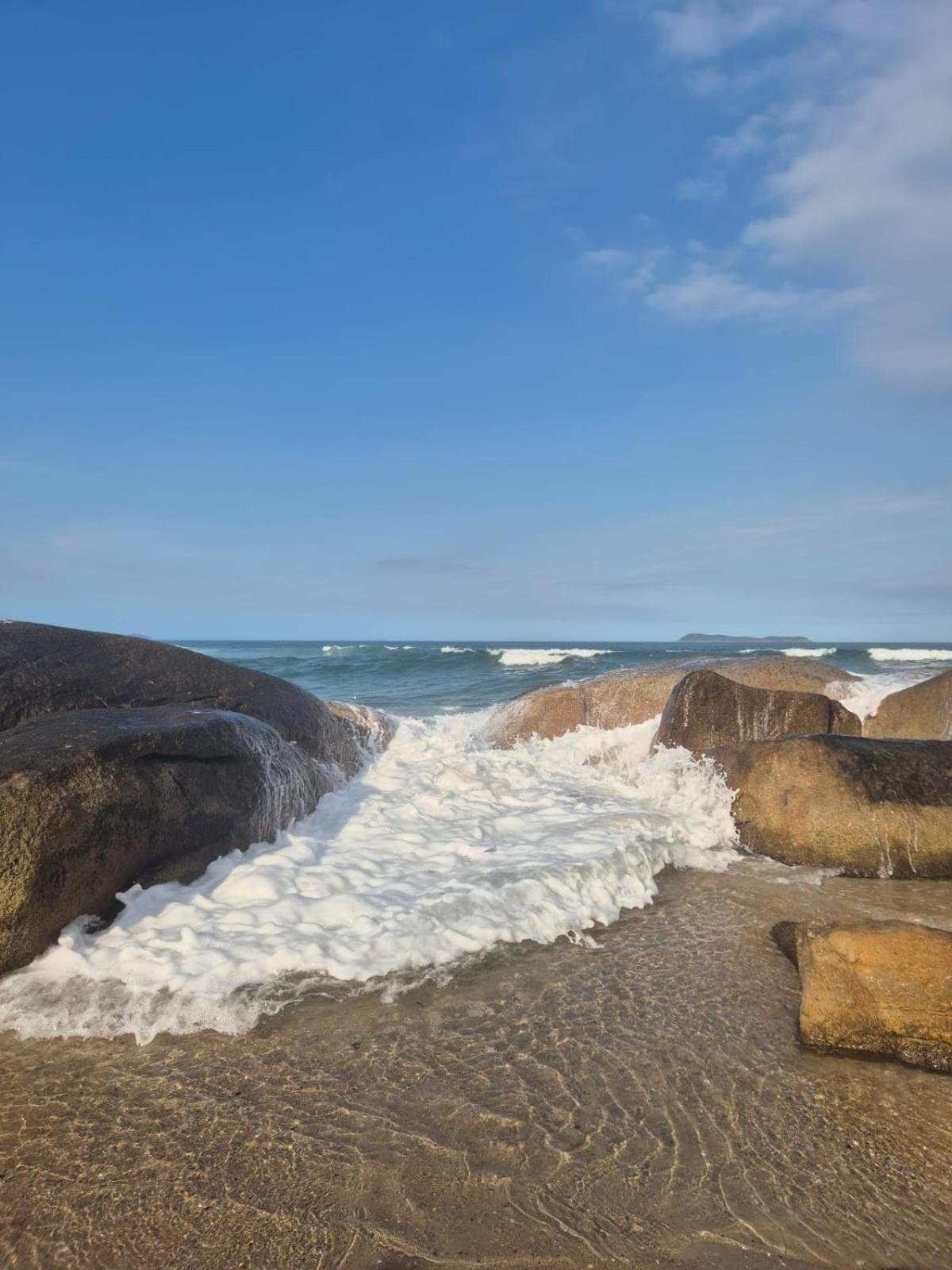 Refugio Vista Mar Praia Da Gamboa - Sc Гаропаба Екстериор снимка
